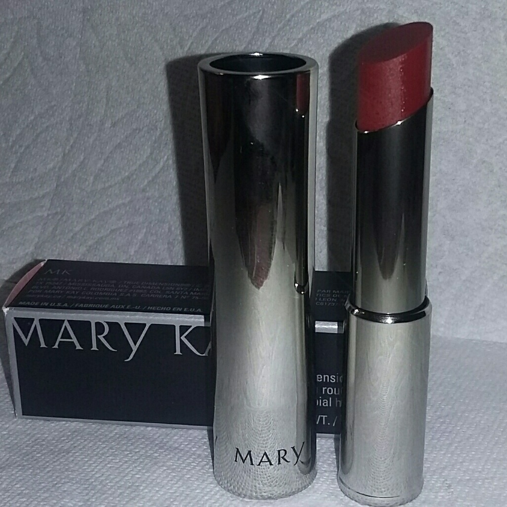 Mary Kay True Dimensions Lipstick Sizzling Red
